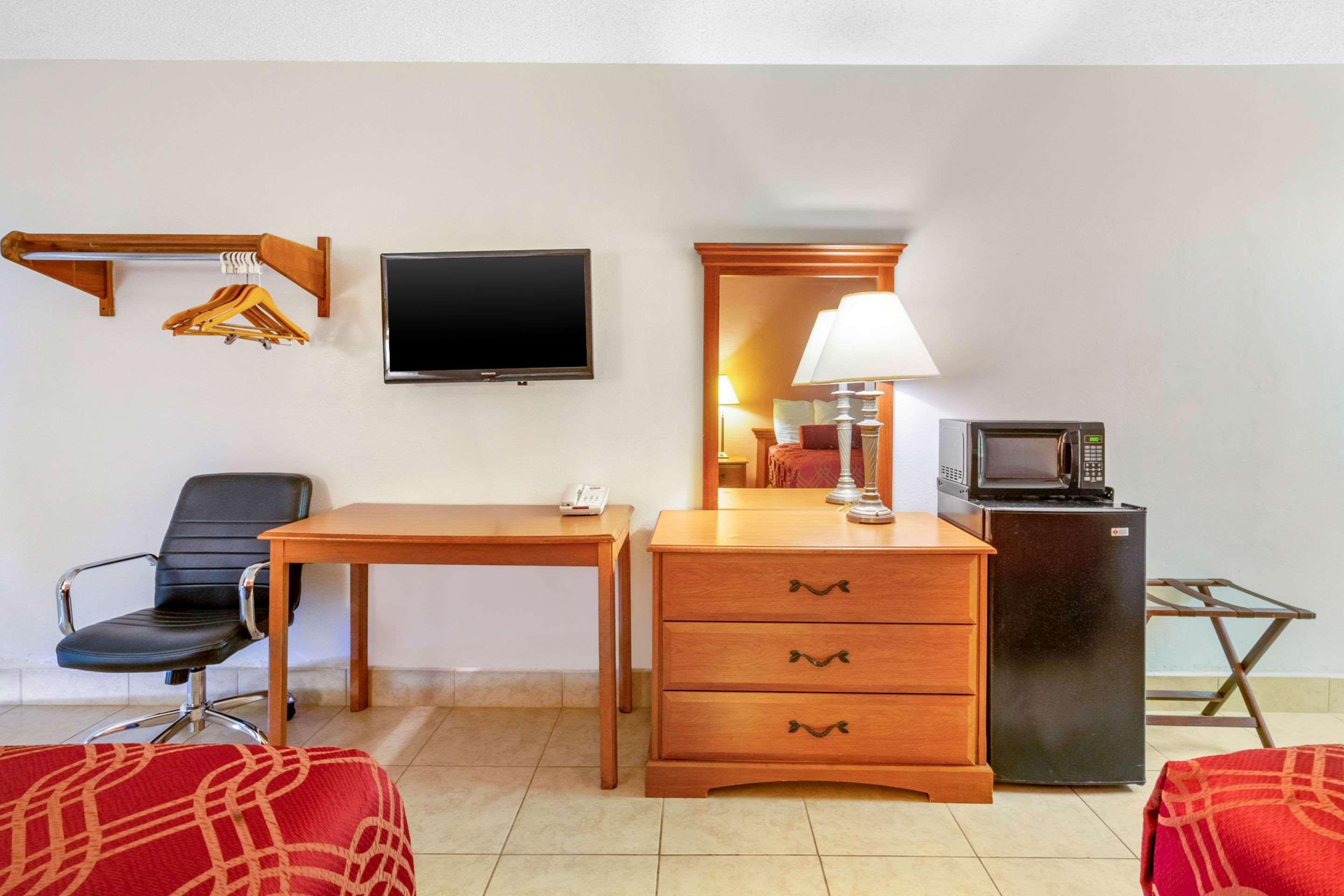 נורת' פורט מיירס Econo Lodge North מראה חיצוני תמונה