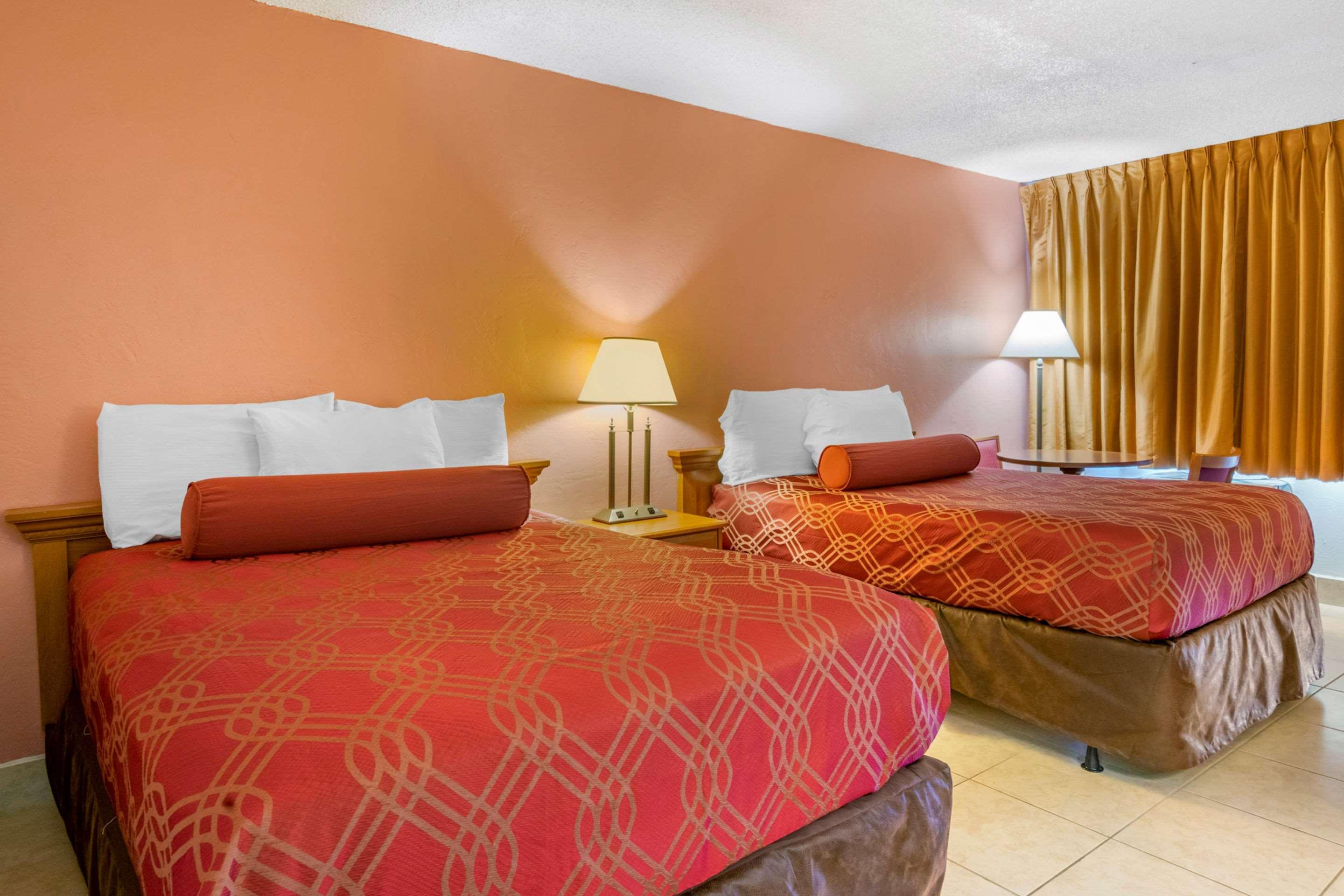 נורת' פורט מיירס Econo Lodge North מראה חיצוני תמונה