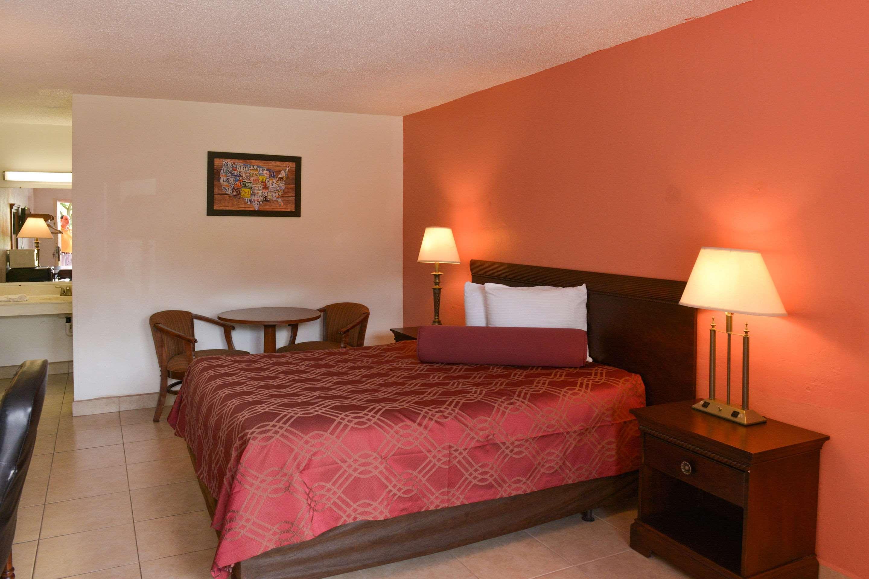 נורת' פורט מיירס Econo Lodge North מראה חיצוני תמונה