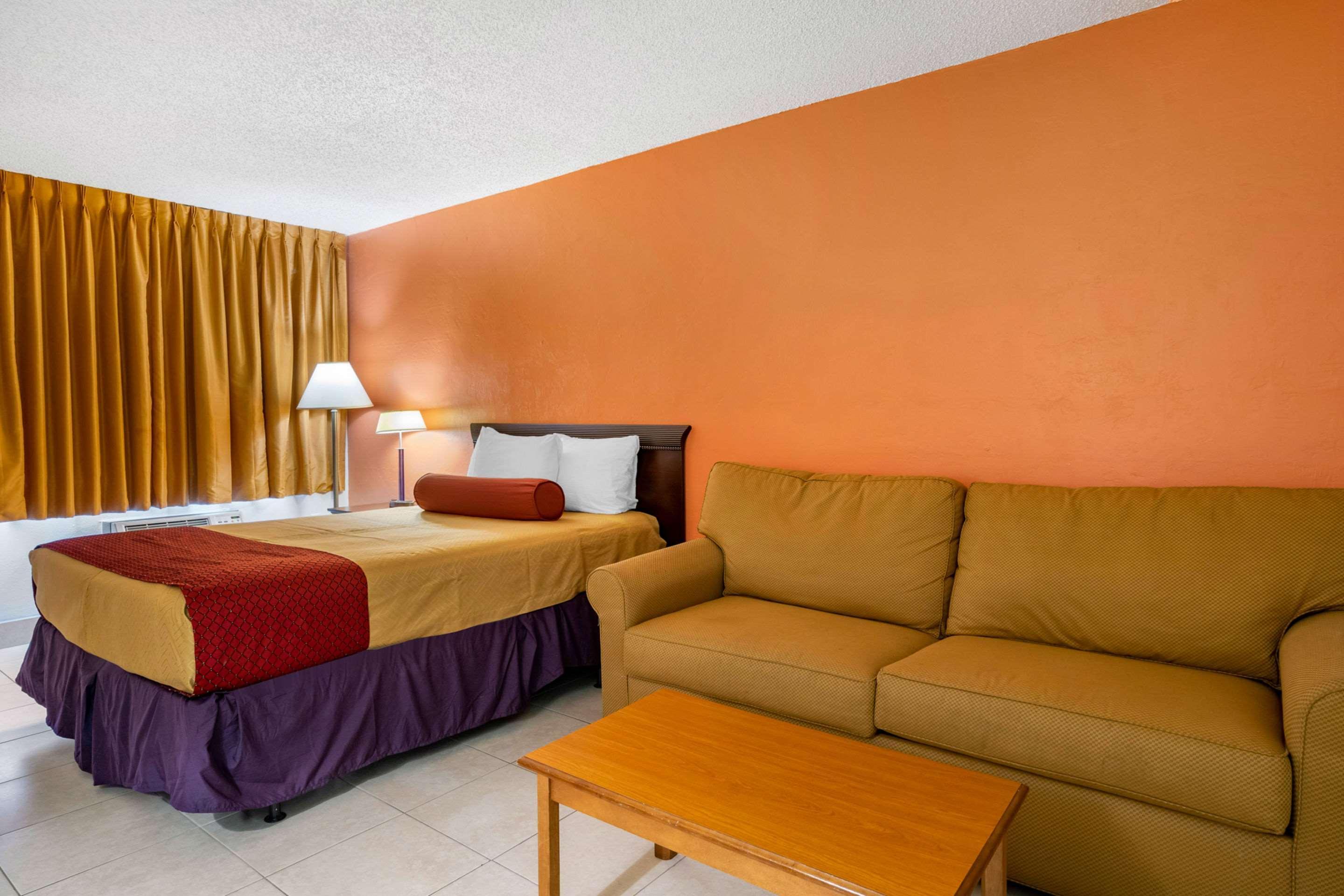 נורת' פורט מיירס Econo Lodge North מראה חיצוני תמונה