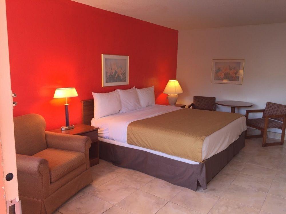 נורת' פורט מיירס Econo Lodge North מראה חיצוני תמונה