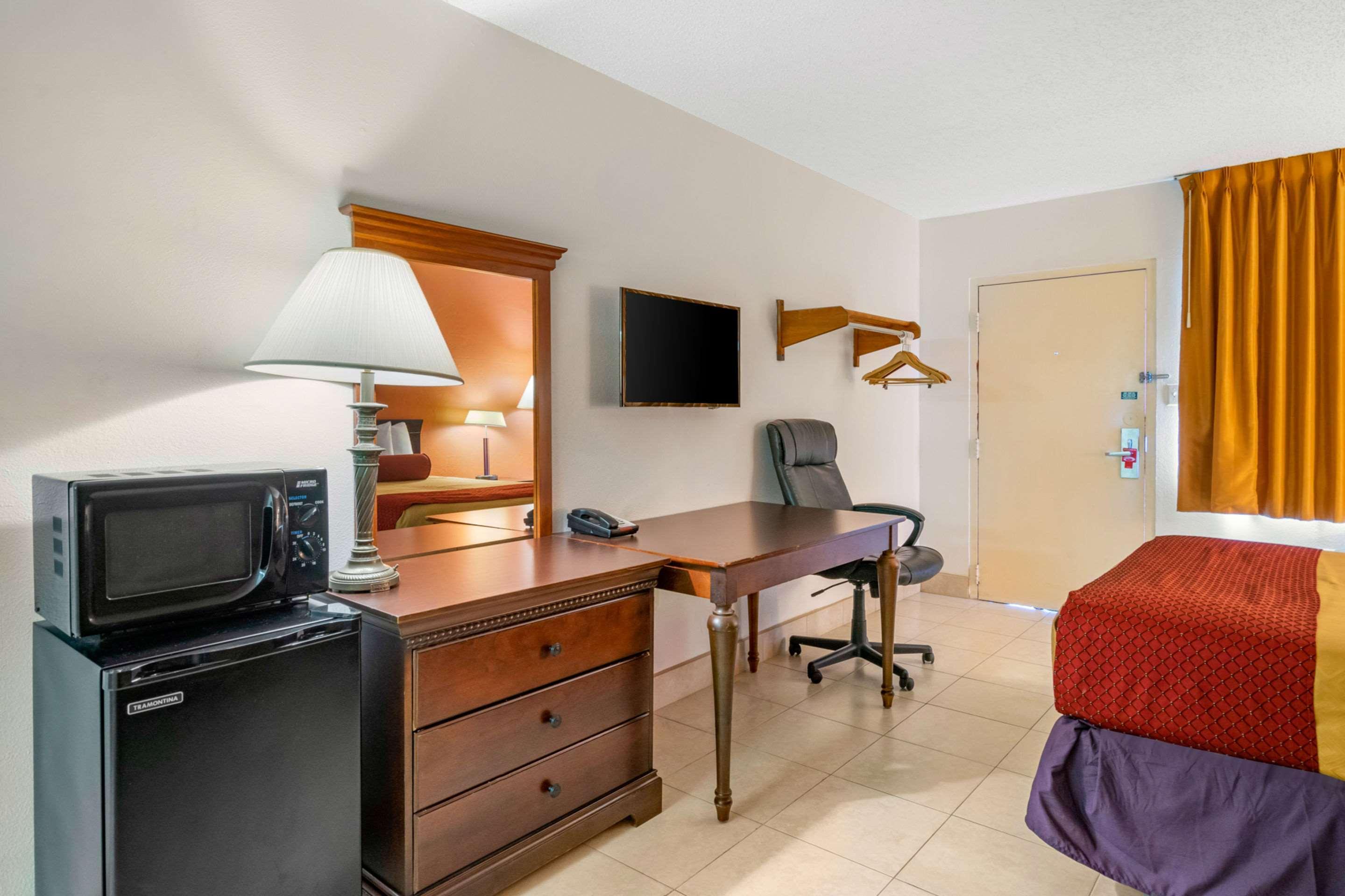 נורת' פורט מיירס Econo Lodge North מראה חיצוני תמונה