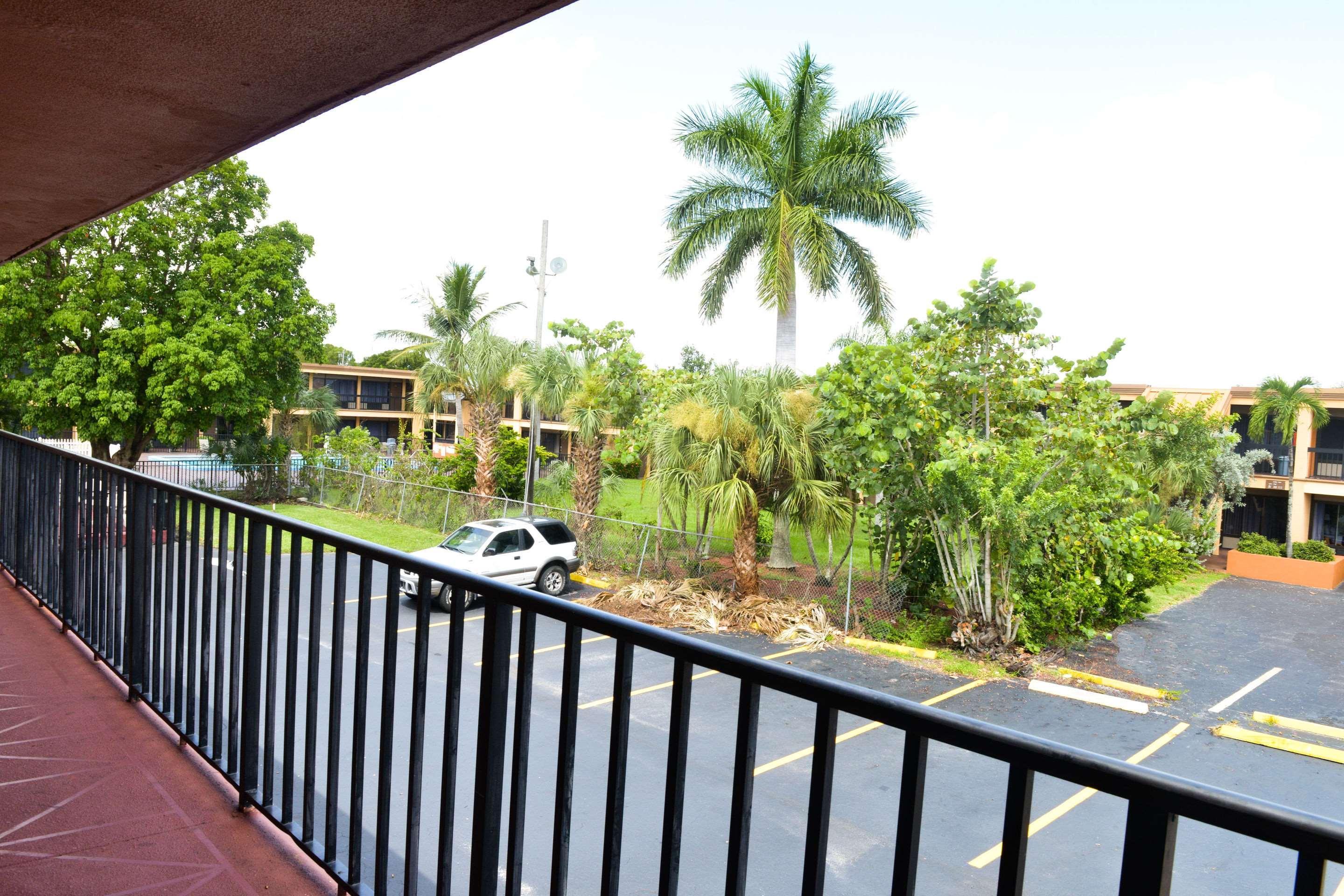 נורת' פורט מיירס Econo Lodge North מראה חיצוני תמונה