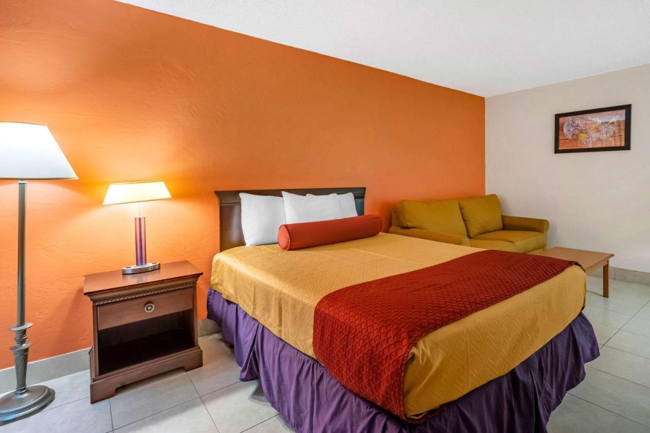נורת' פורט מיירס Econo Lodge North מראה חיצוני תמונה
