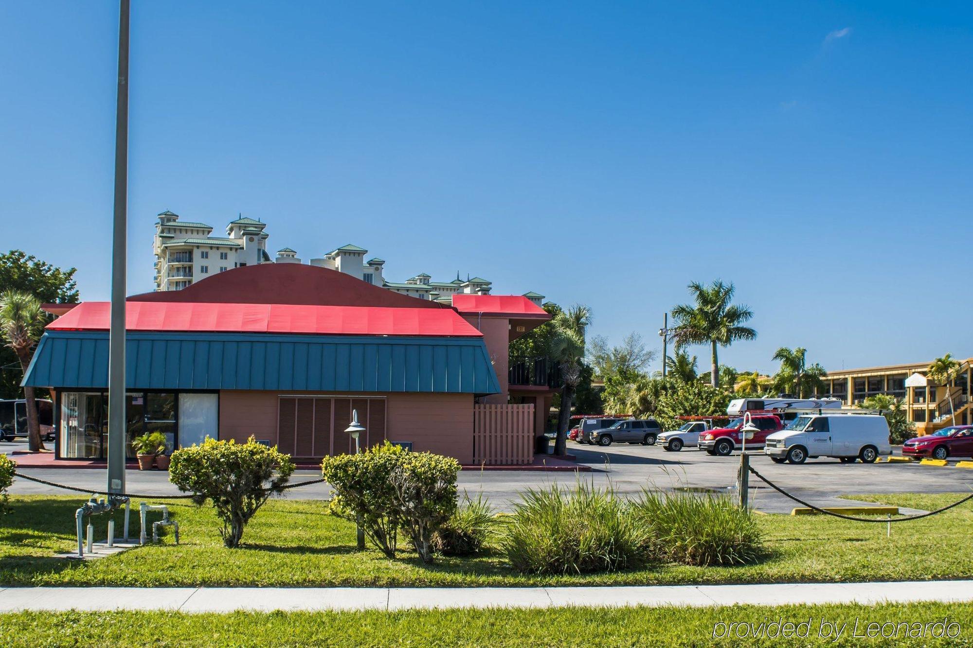 נורת' פורט מיירס Econo Lodge North מראה חיצוני תמונה